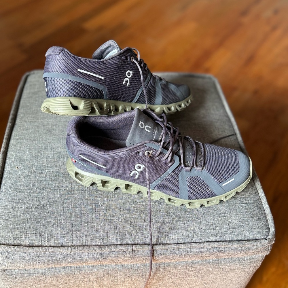 On Running Charcoal and Olive Sneakers On Cloud size 8.5 men’s